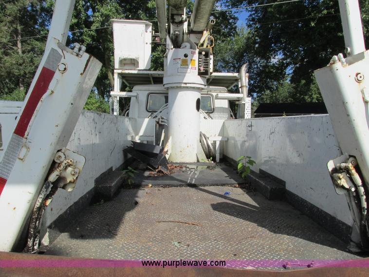 image for item K6647 1990 International 4900 bucket truck