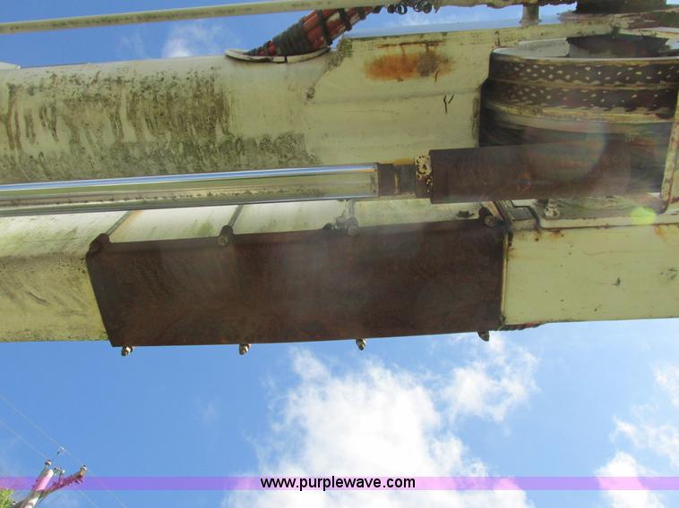 image for item K6647 1990 International 4900 bucket truck