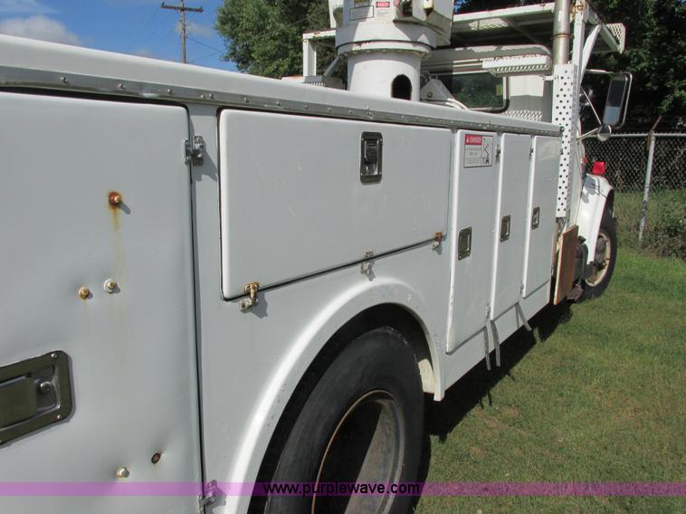 image for item K6647 1990 International 4900 bucket truck