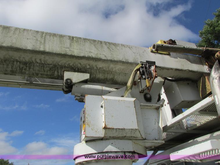 image for item K6647 1990 International 4900 bucket truck