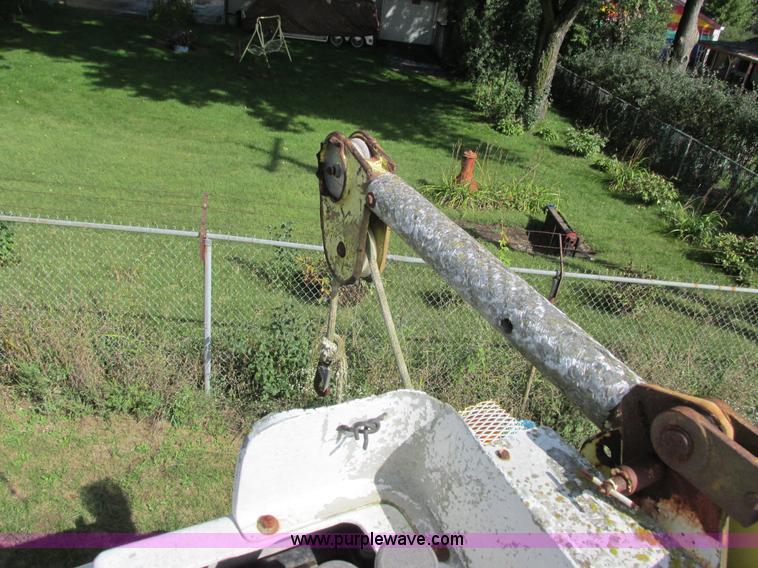 image for item K6647 1990 International 4900 bucket truck