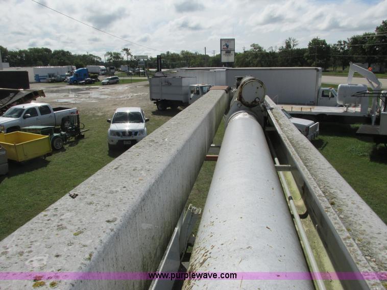 image for item K6647 1990 International 4900 bucket truck