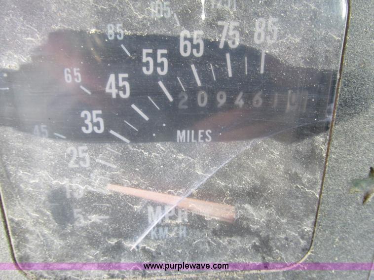 image for item K6647 1990 International 4900 bucket truck