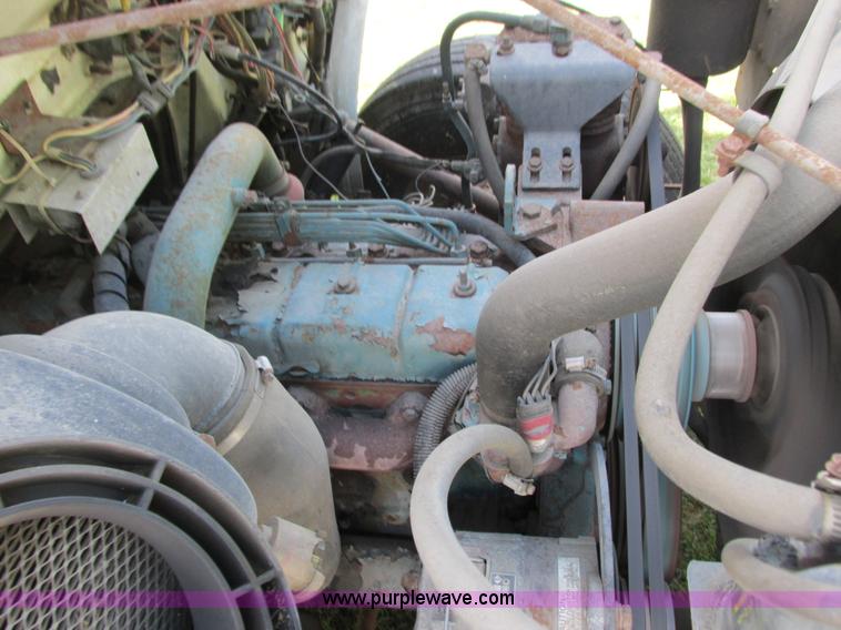 image for item K6647 1990 International 4900 bucket truck