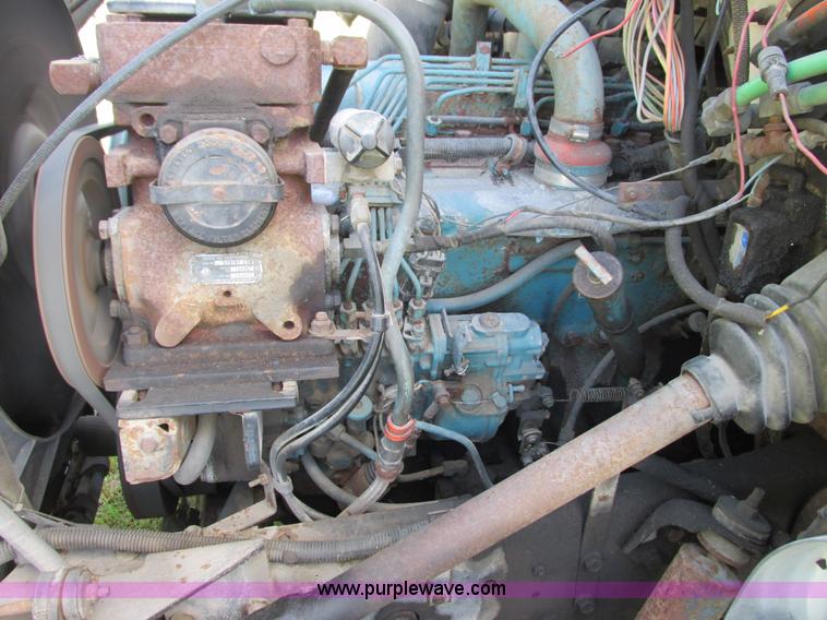 image for item K6647 1990 International 4900 bucket truck