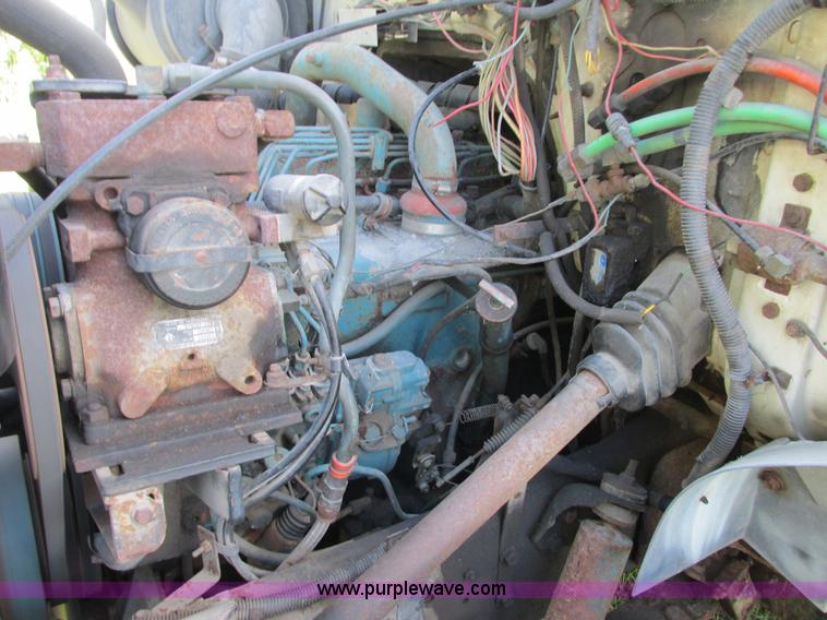 image for item K6647 1990 International 4900 bucket truck