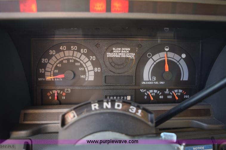 image for item K6648 1999 GMC C6500 box truck