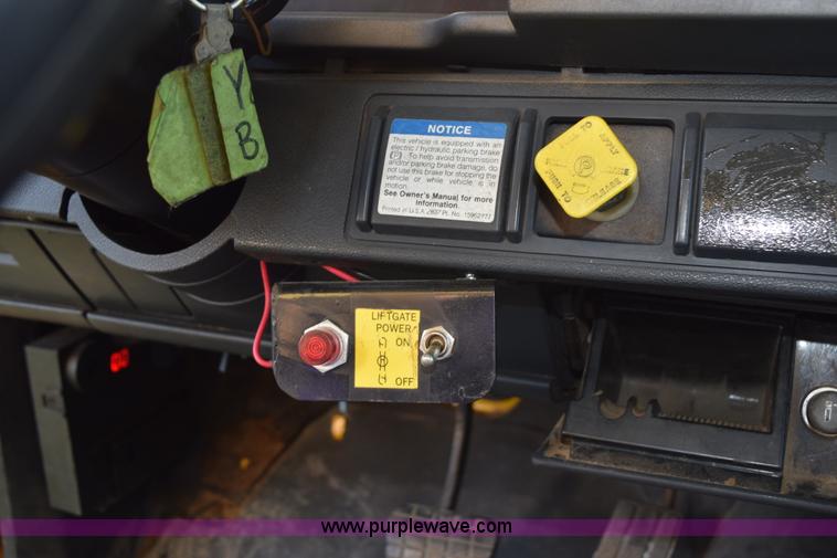 image for item K6648 1999 GMC C6500 box truck