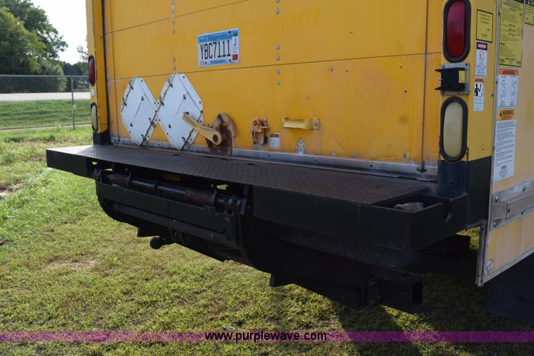 image for item K6648 1999 GMC C6500 box truck