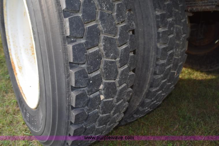 image for item K6648 1999 GMC C6500 box truck