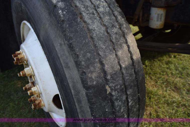 image for item K6648 1999 GMC C6500 box truck