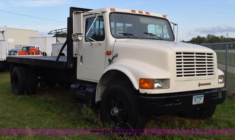 image for item K6649 1991 International 4900 flatbed truck