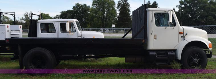 image for item K6649 1991 International 4900 flatbed truck