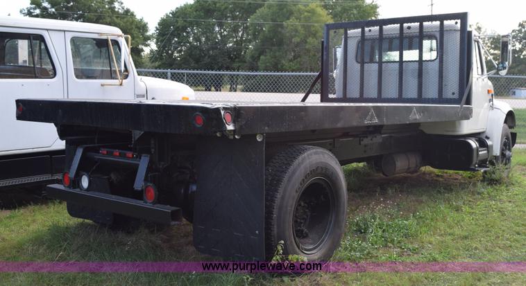 image for item K6649 1991 International 4900 flatbed truck