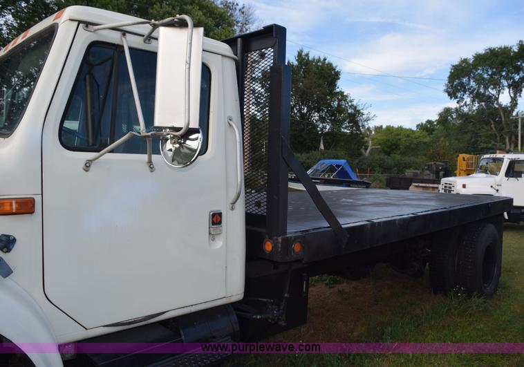 image for item K6649 1991 International 4900 flatbed truck