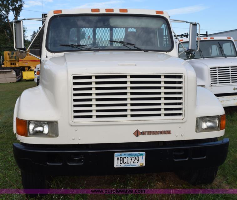 image for item K6649 1991 International 4900 flatbed truck