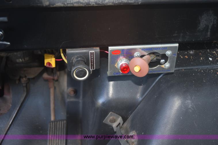 image for item K6649 1991 International 4900 flatbed truck