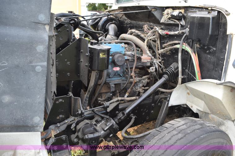 image for item K6649 1991 International 4900 flatbed truck