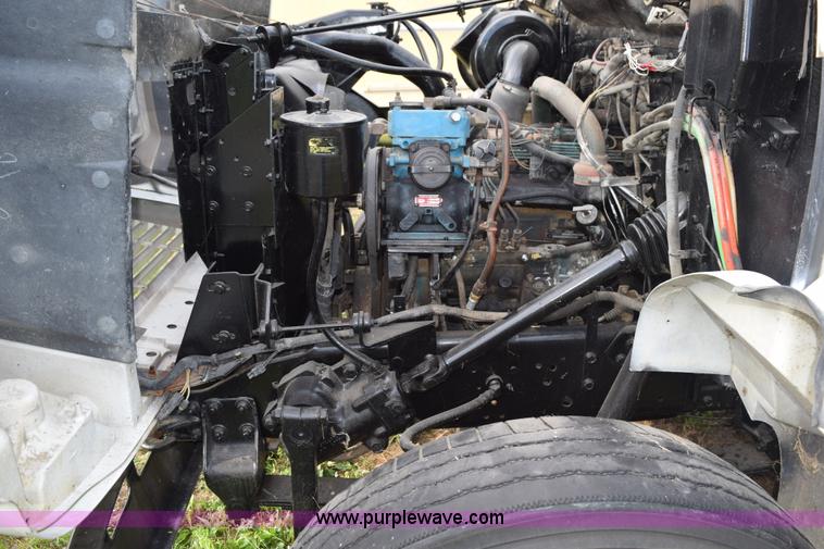 image for item K6649 1991 International 4900 flatbed truck