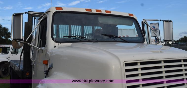 image for item K6649 1991 International 4900 flatbed truck