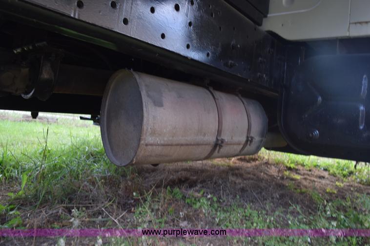 image for item K6649 1991 International 4900 flatbed truck