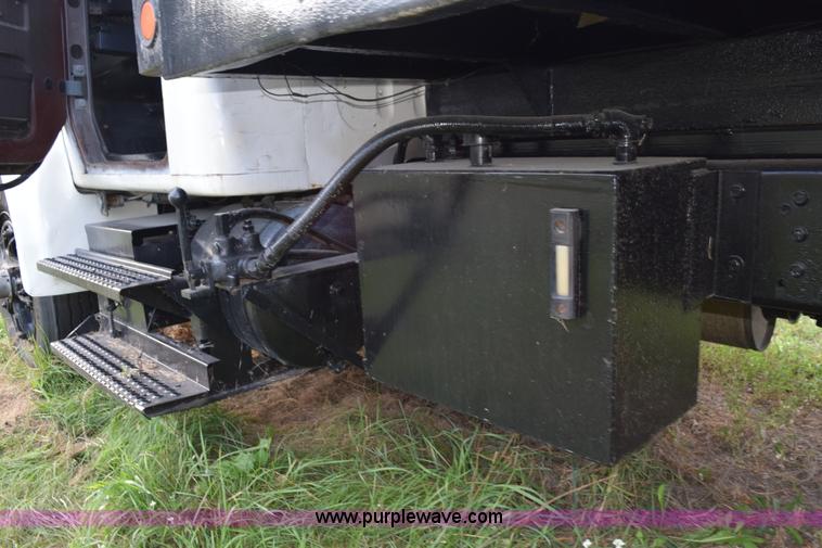 image for item K6649 1991 International 4900 flatbed truck