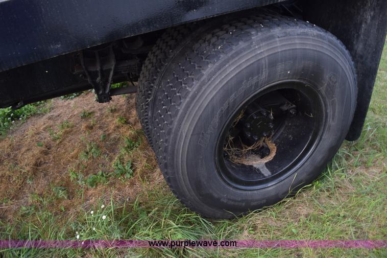 image for item K6649 1991 International 4900 flatbed truck