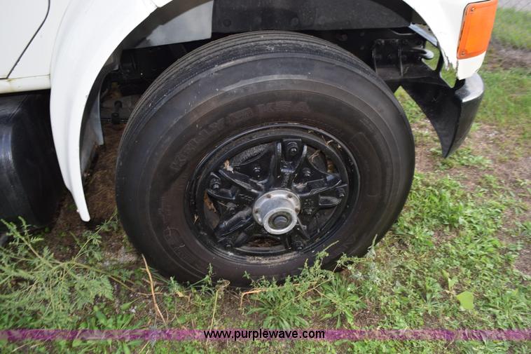 image for item K6649 1991 International 4900 flatbed truck