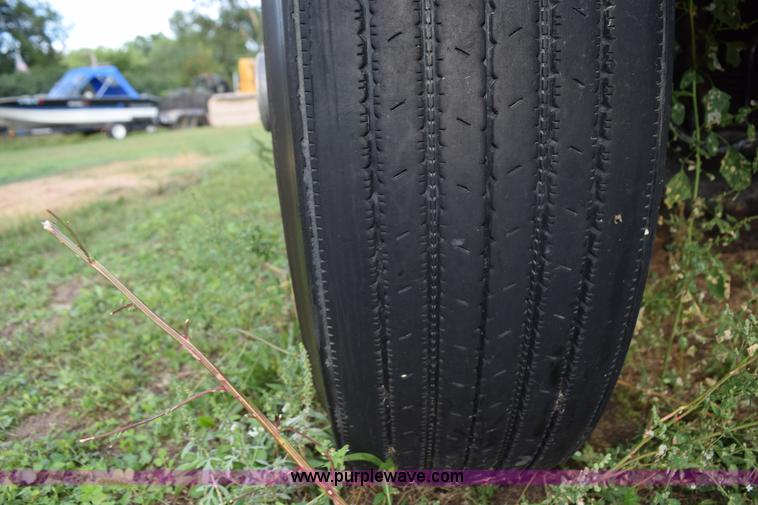 image for item K6649 1991 International 4900 flatbed truck