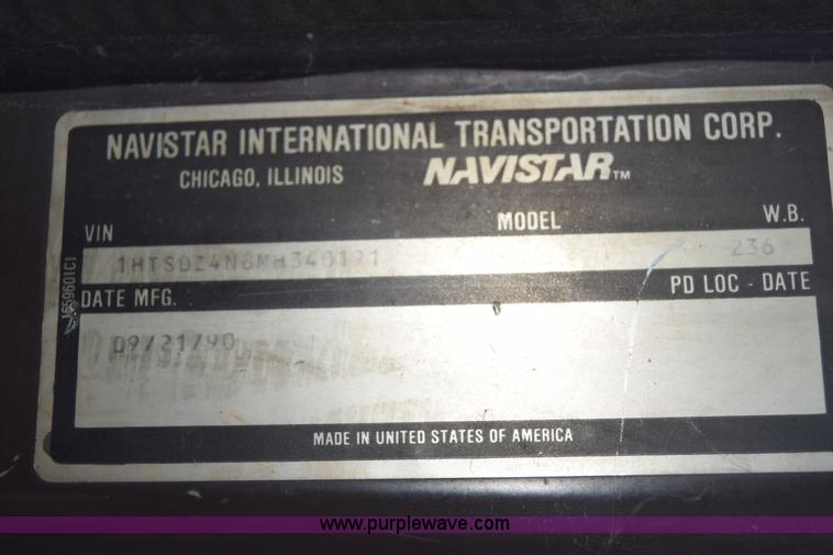 image for item K6649 1991 International 4900 flatbed truck