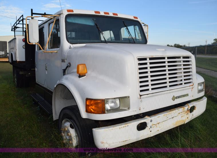 image for item K6650 1990 International 4600LP flatbed truck