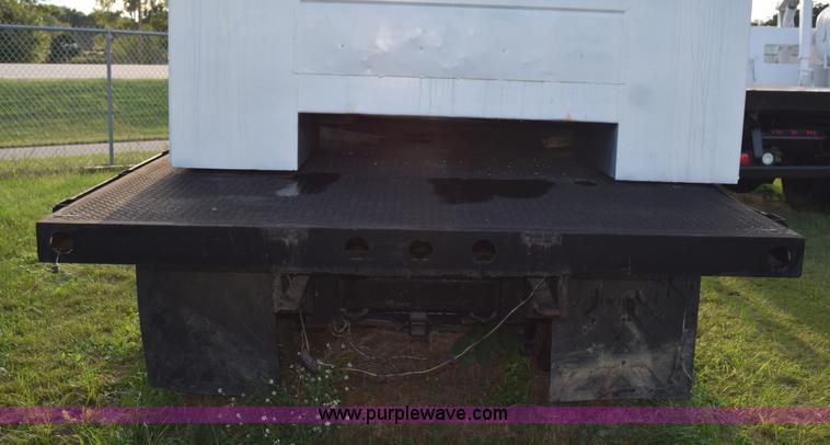 image for item K6650 1990 International 4600LP flatbed truck