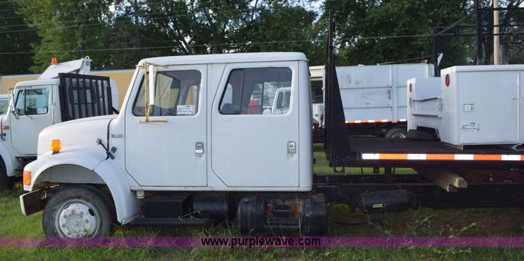 image for item K6650 1990 International 4600LP flatbed truck