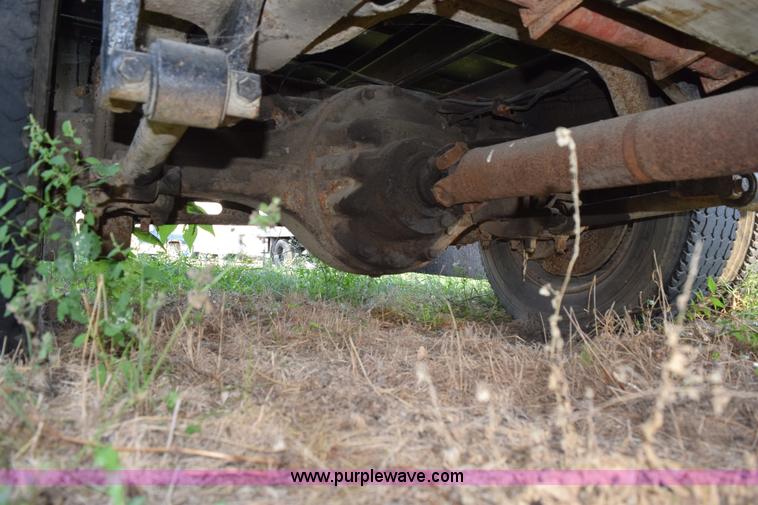 image for item K6650 1990 International 4600LP flatbed truck