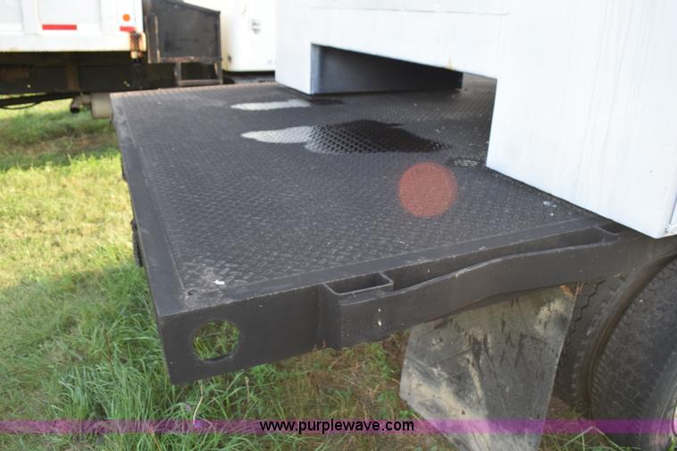 image for item K6650 1990 International 4600LP flatbed truck