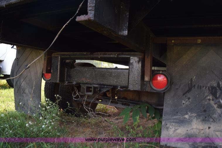 image for item K6650 1990 International 4600LP flatbed truck