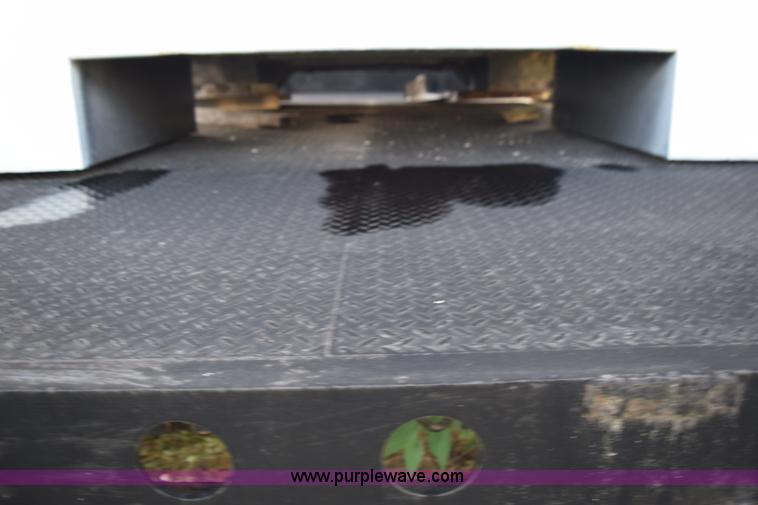 image for item K6650 1990 International 4600LP flatbed truck