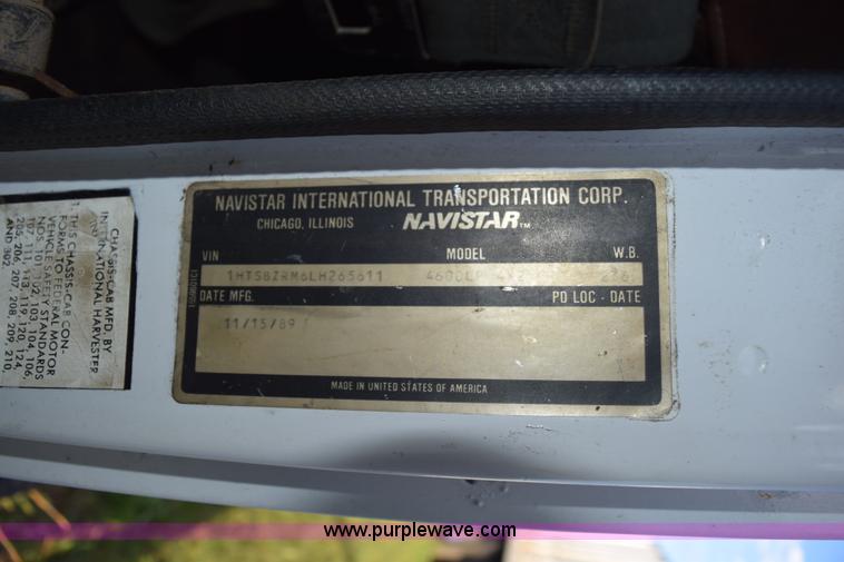 image for item K6650 1990 International 4600LP flatbed truck