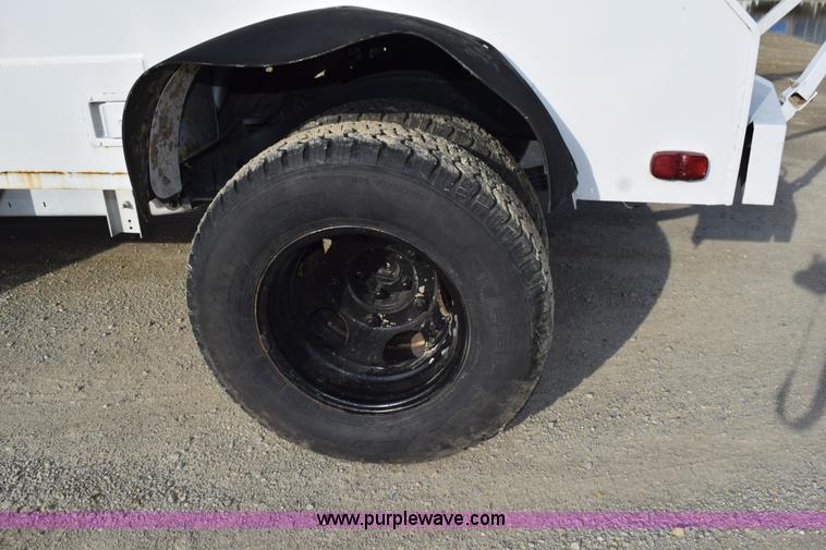 image for item K6652 1990 Dodge Dakota wrecker pickup truck