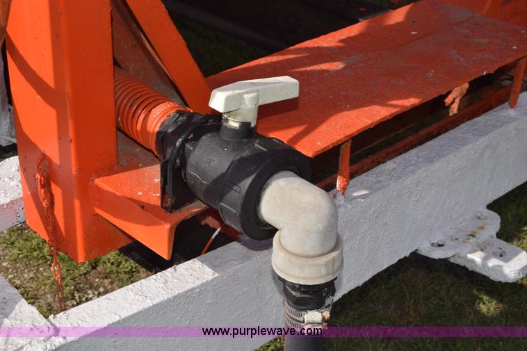 image for item K6653 1985 International S1900 flatbed truck with crane