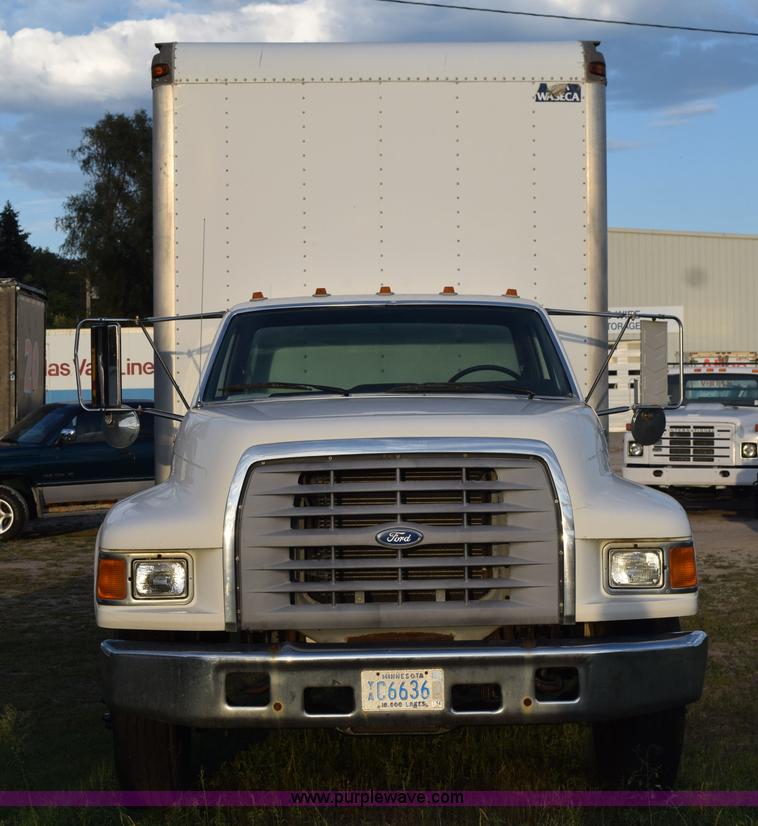 image for item K6654 1997 Ford F700 delivery truck