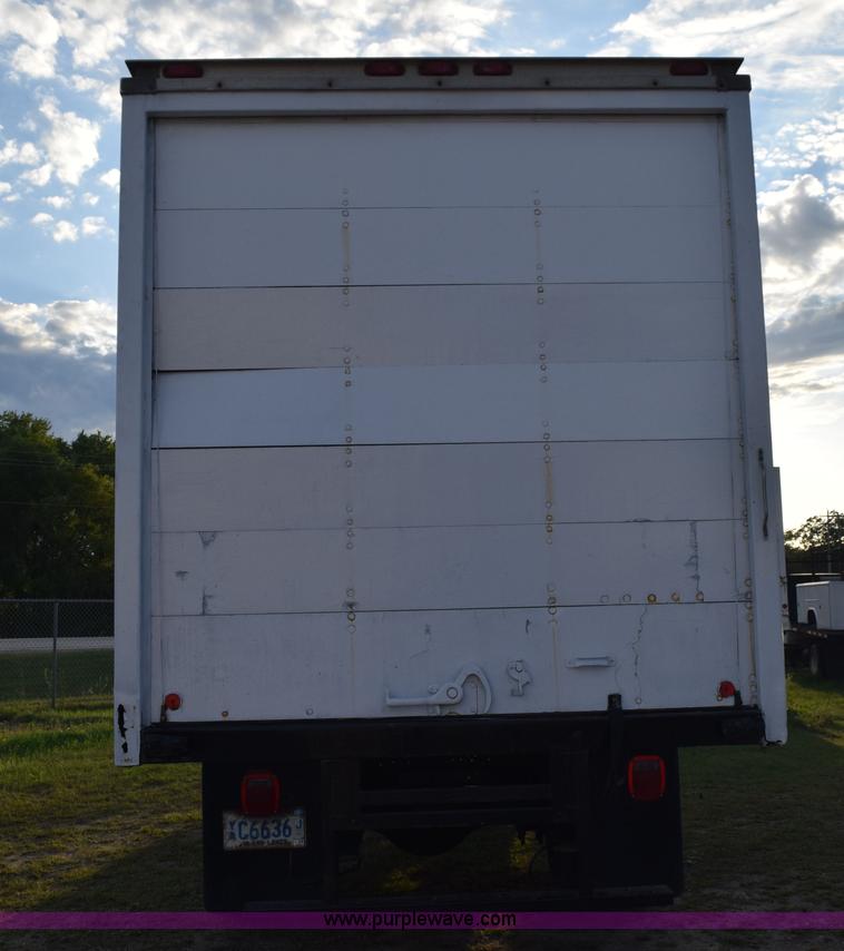 image for item K6654 1997 Ford F700 delivery truck