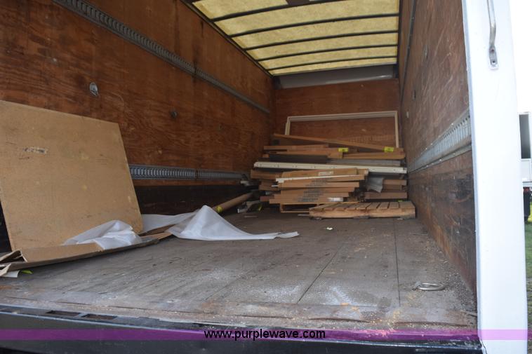 image for item K6654 1997 Ford F700 delivery truck