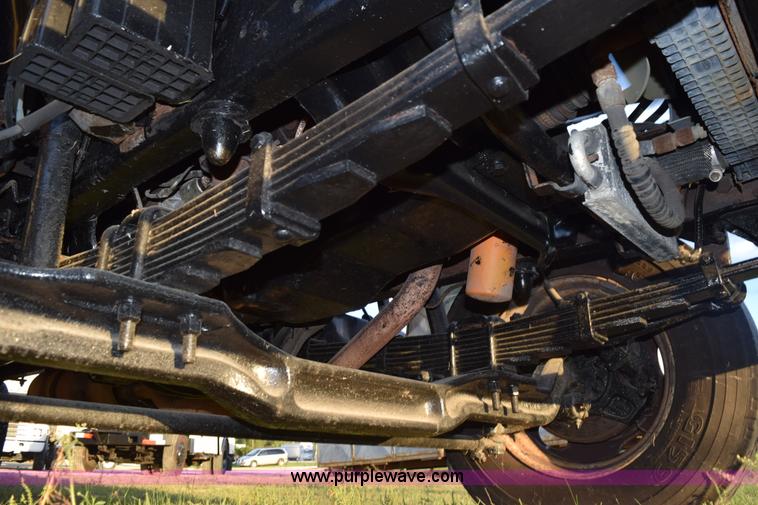 image for item K6654 1997 Ford F700 delivery truck