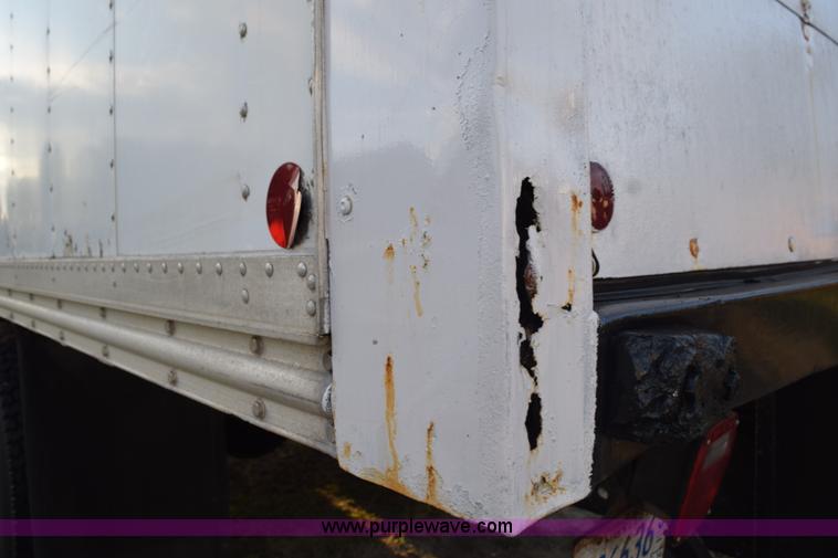 image for item K6654 1997 Ford F700 delivery truck