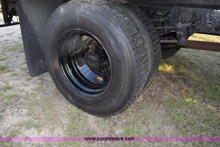 image for item K6654 1997 Ford F700 delivery truck