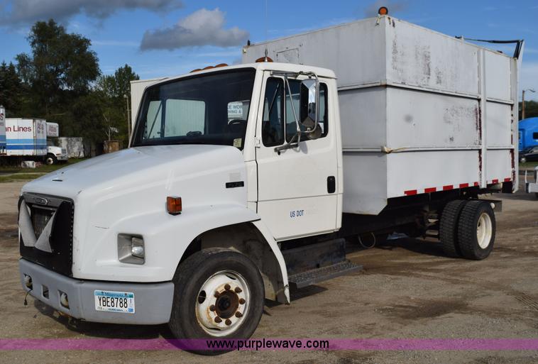 image for item K6655 1997 Freightliner FL60 chipper truck
