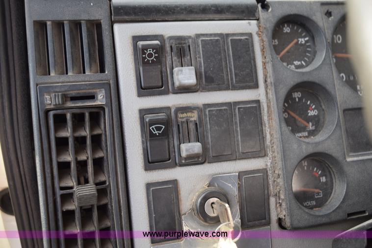 image for item K6655 1997 Freightliner FL60 chipper truck