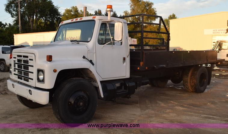 image for item K6656 1985 International 1954 flatbed truck