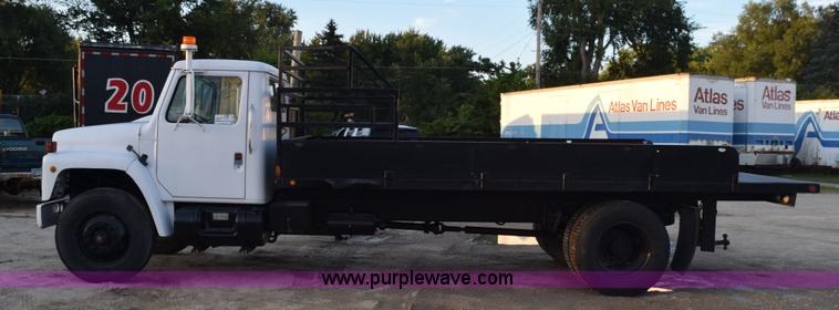 image for item K6656 1985 International 1954 flatbed truck